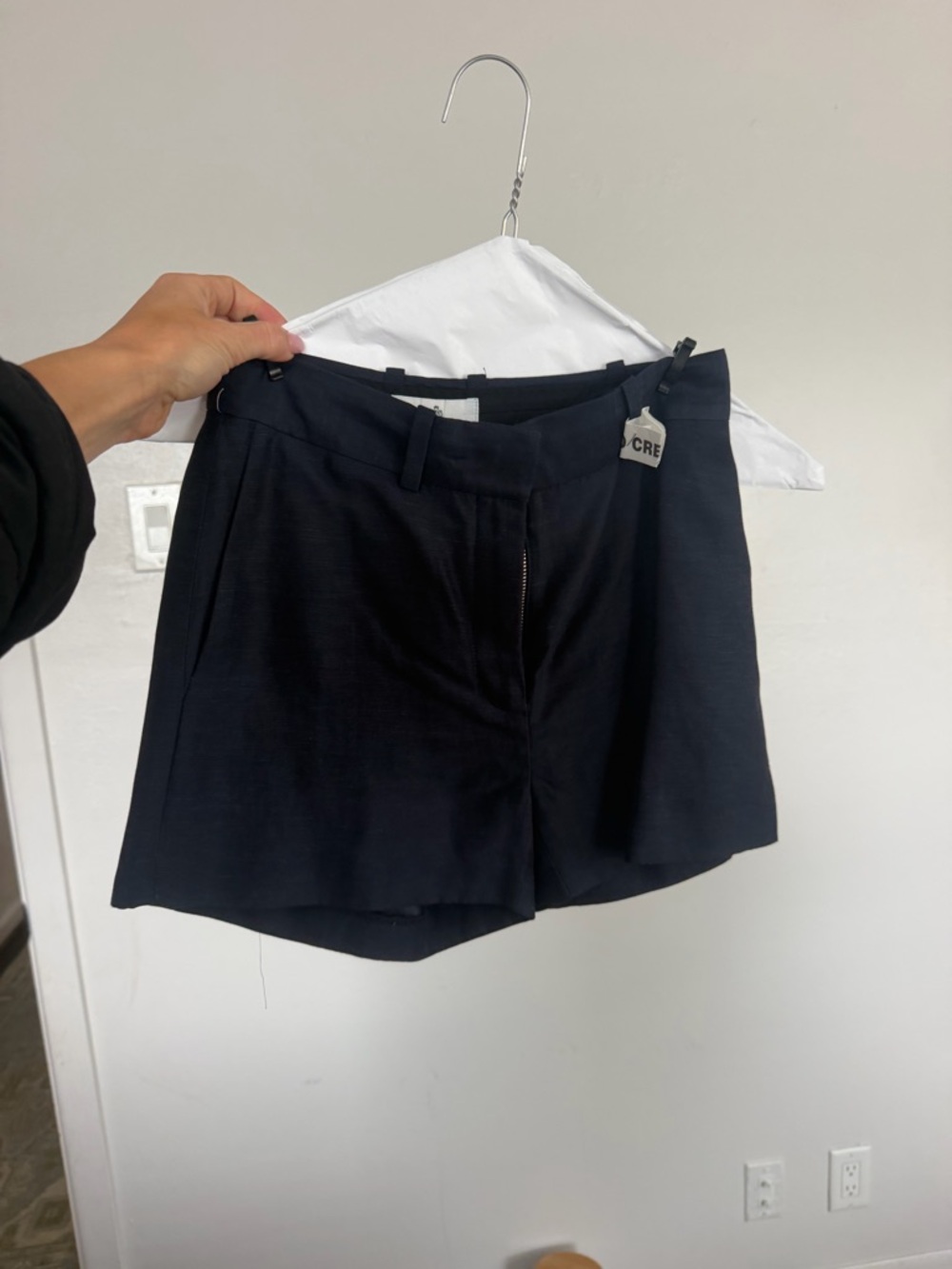 Aritzia babaton navy shorts